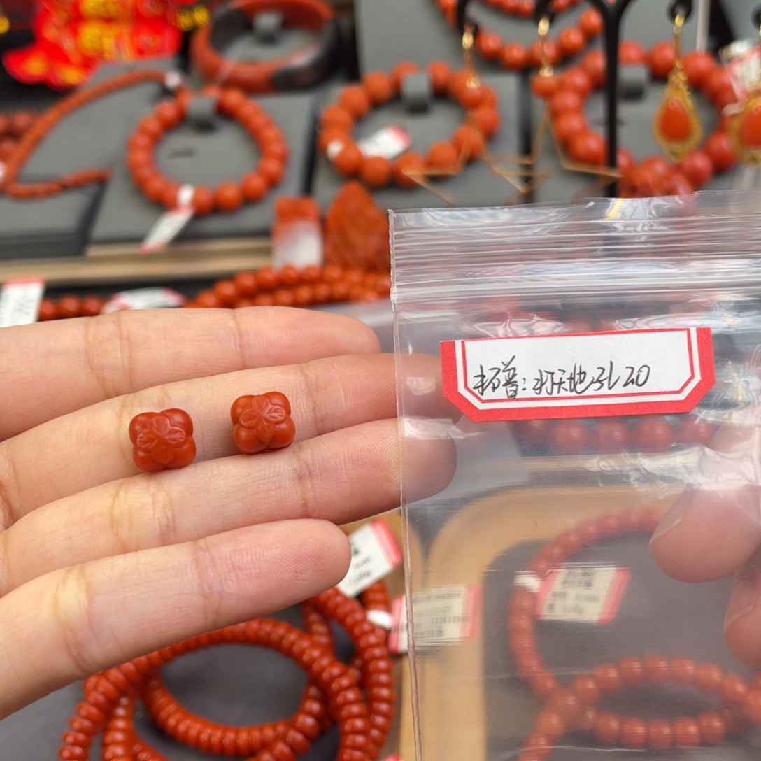 南红玛瑙雕刻件未镶嵌拓*