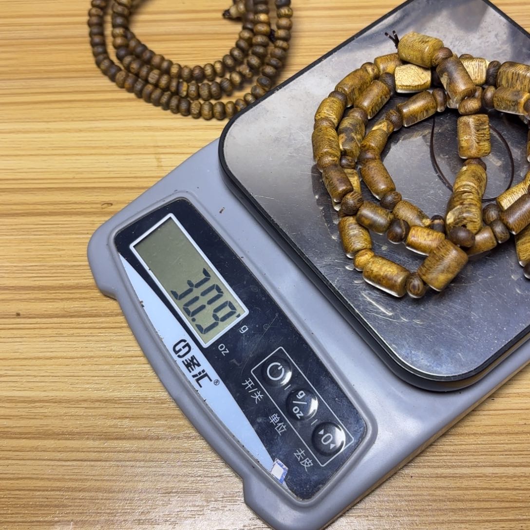 道***生木奇楠原材料随型留疤珠30.9克