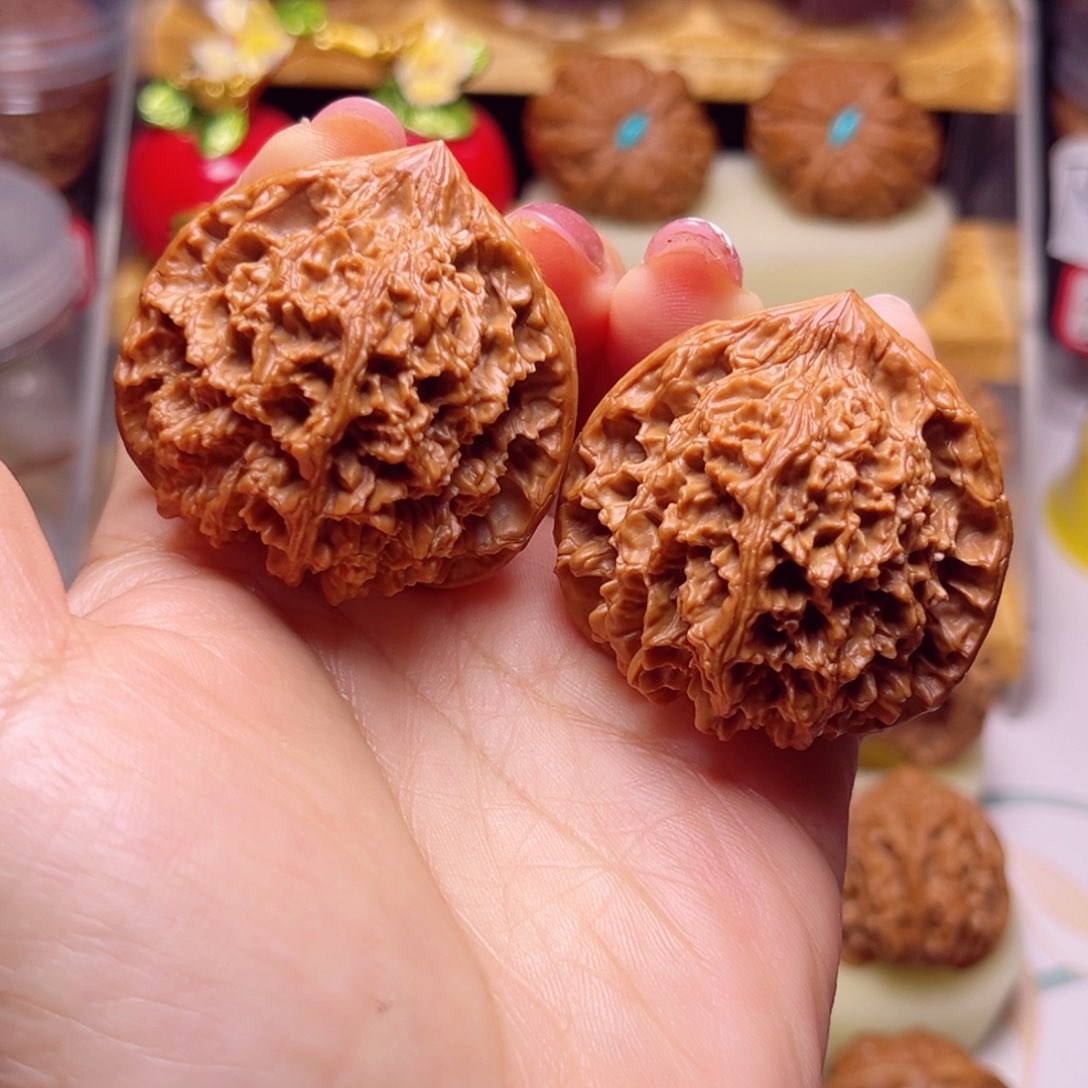 文玩核桃吊坠42尺满天星