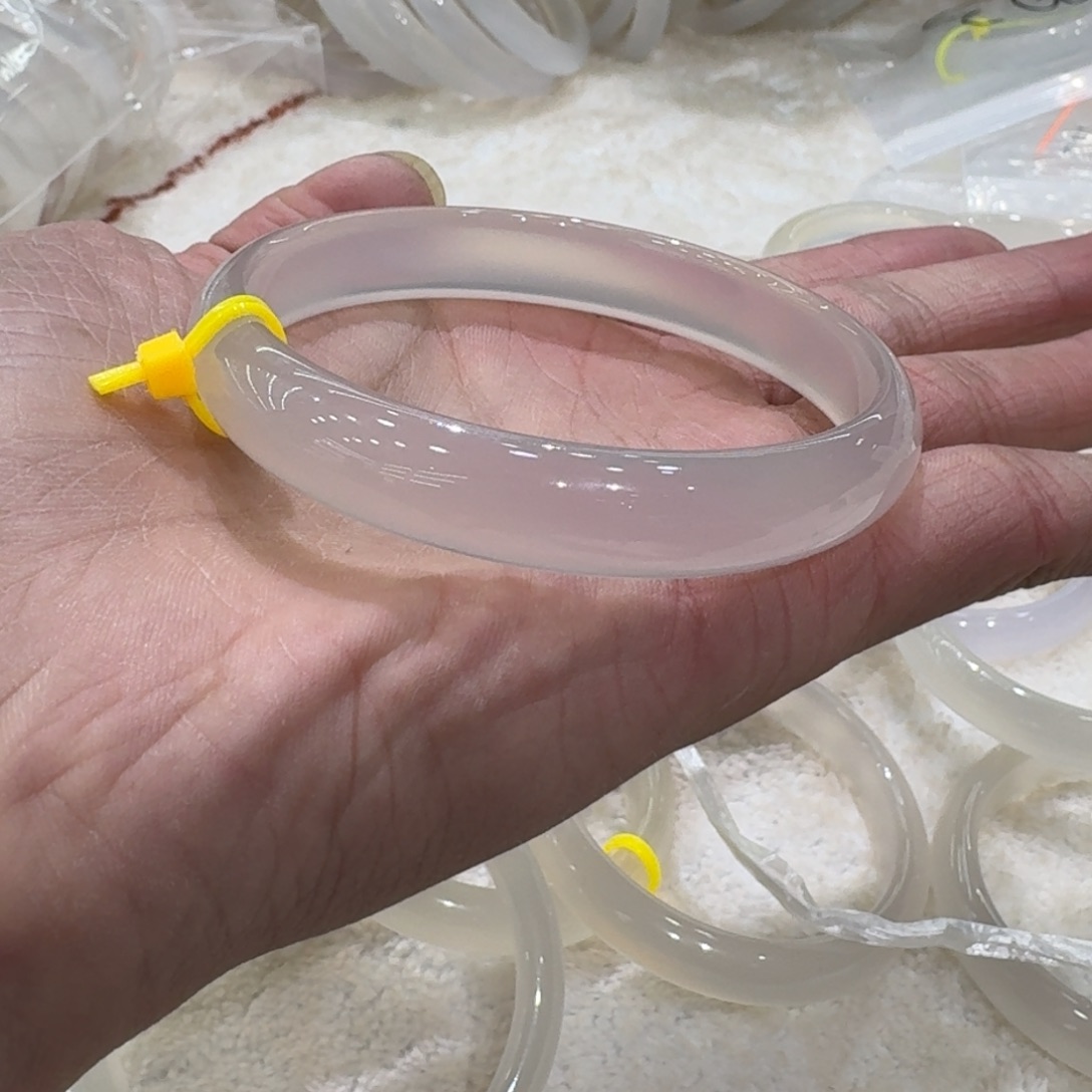 玛瑙/玉髓手镯未镶嵌香***丸