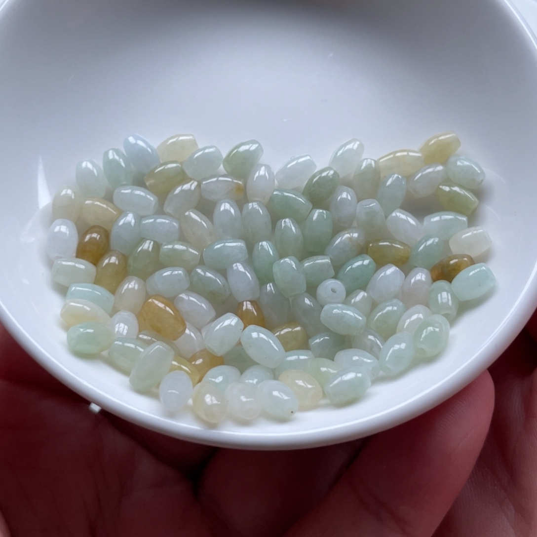 翡翠未镶嵌颈饰珠子卡4左右100颗