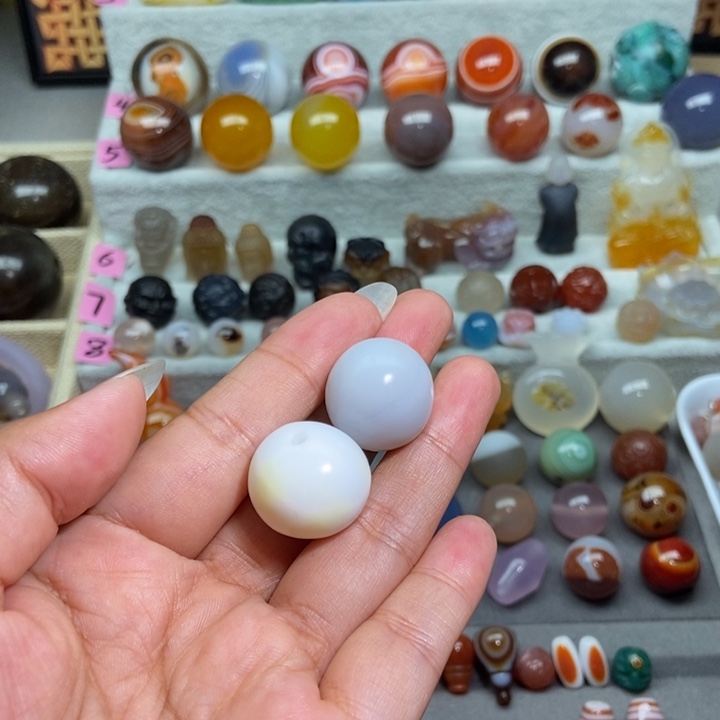 未镶嵌配珠玛瑙/玉髓上***莱