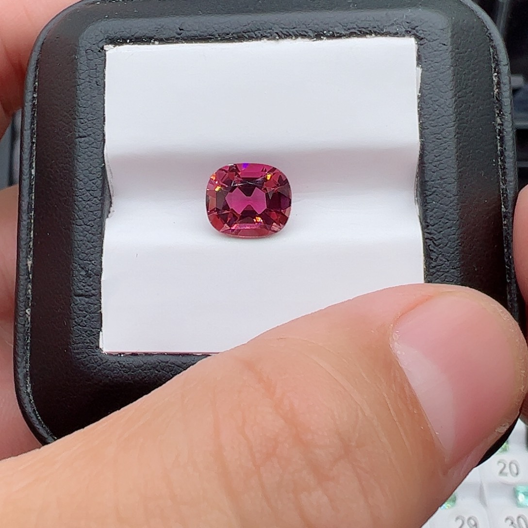 碧玺2.33克拉裸石未镶嵌