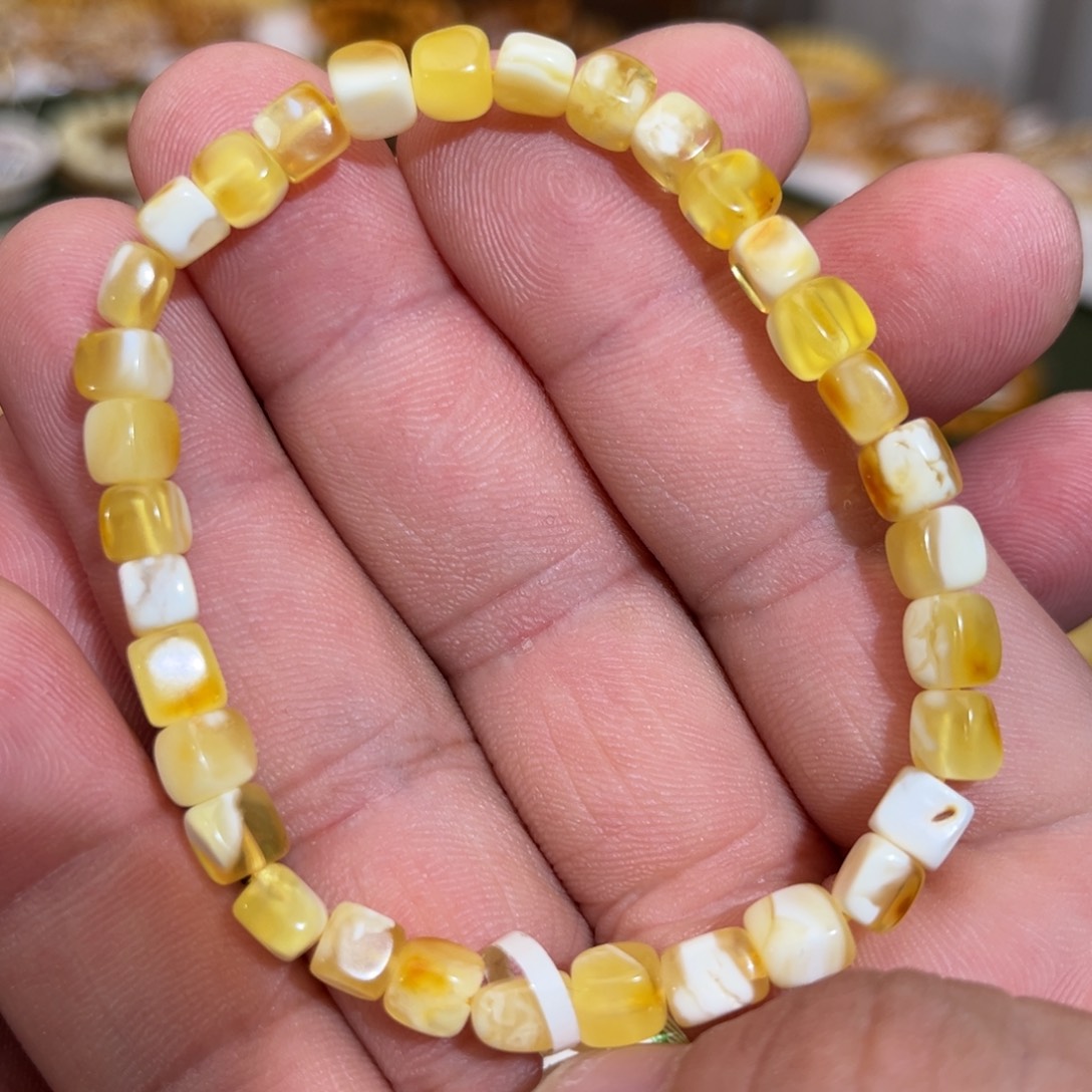 蜜蜡未镶嵌手链微瑕00005.5mm