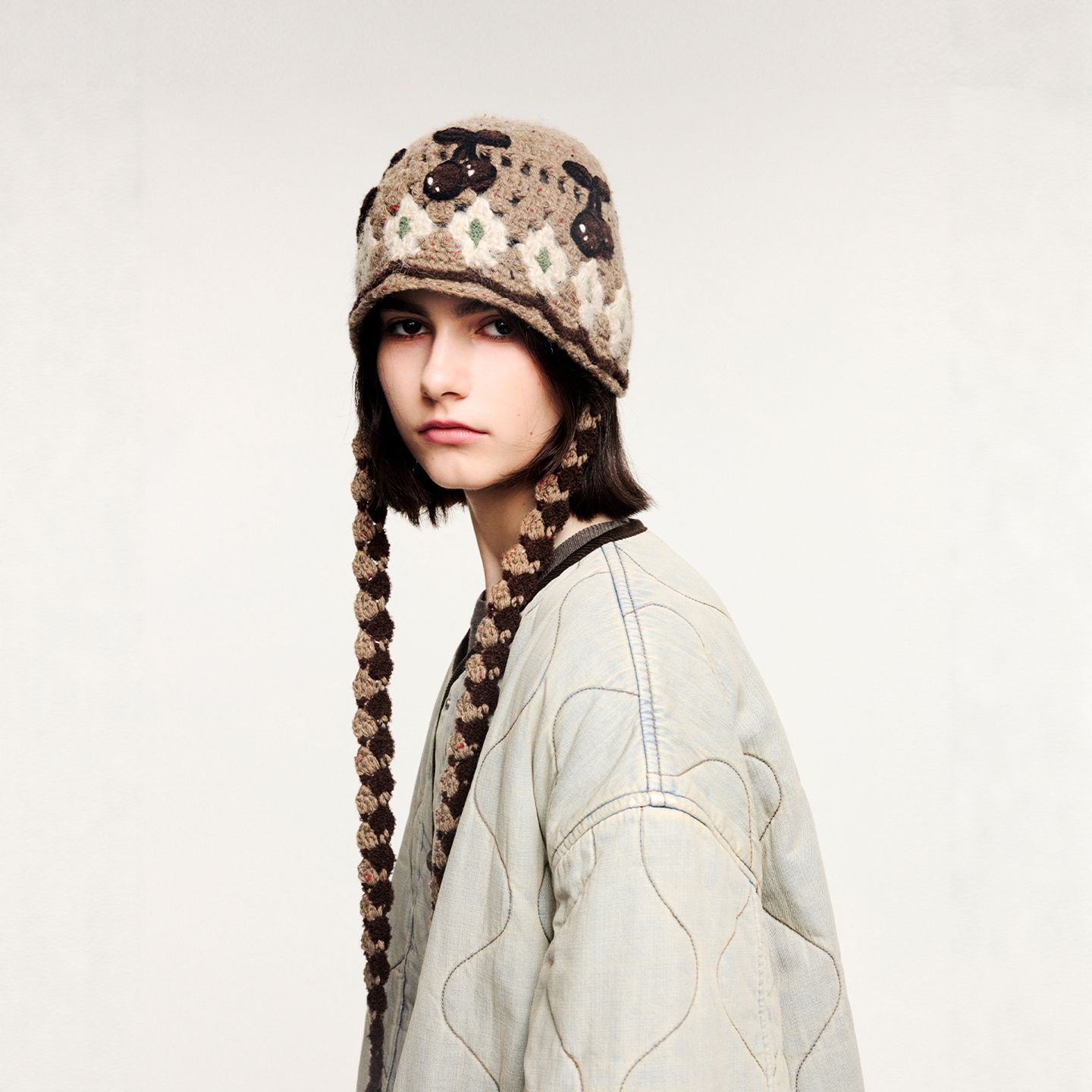 现货【樱桃渔夫帽】2025冬季新款动感樱桃手钩复古渔夫帽