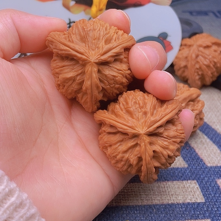 吊坠文玩核桃小***卡三棱