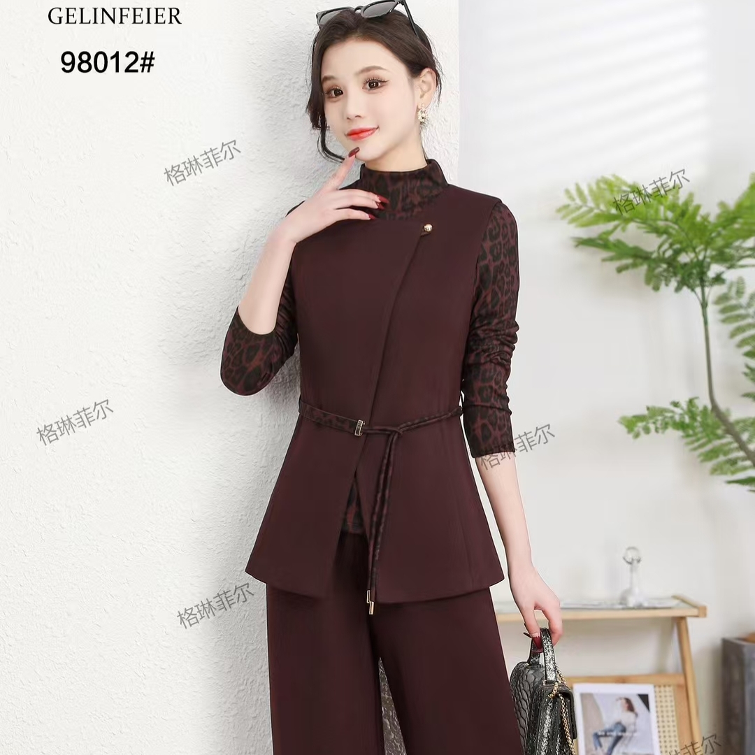 春季新款洋气显瘦修身三件套裤