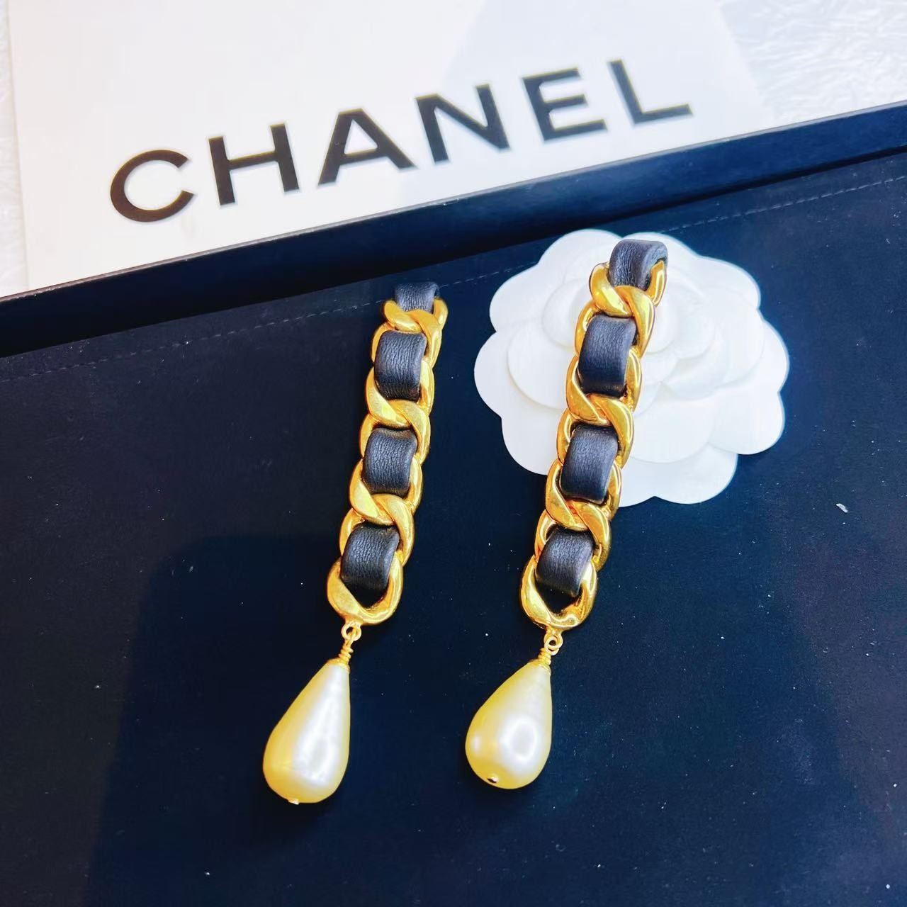 95新 Chanel/香奈儿 柚礼中古/香奈儿皮穿链扫肩珍珠耳夹CQ503029