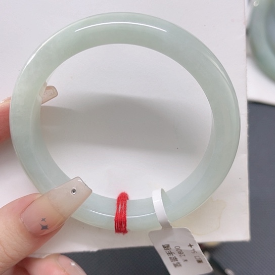 翡翠手镯未镶嵌A货