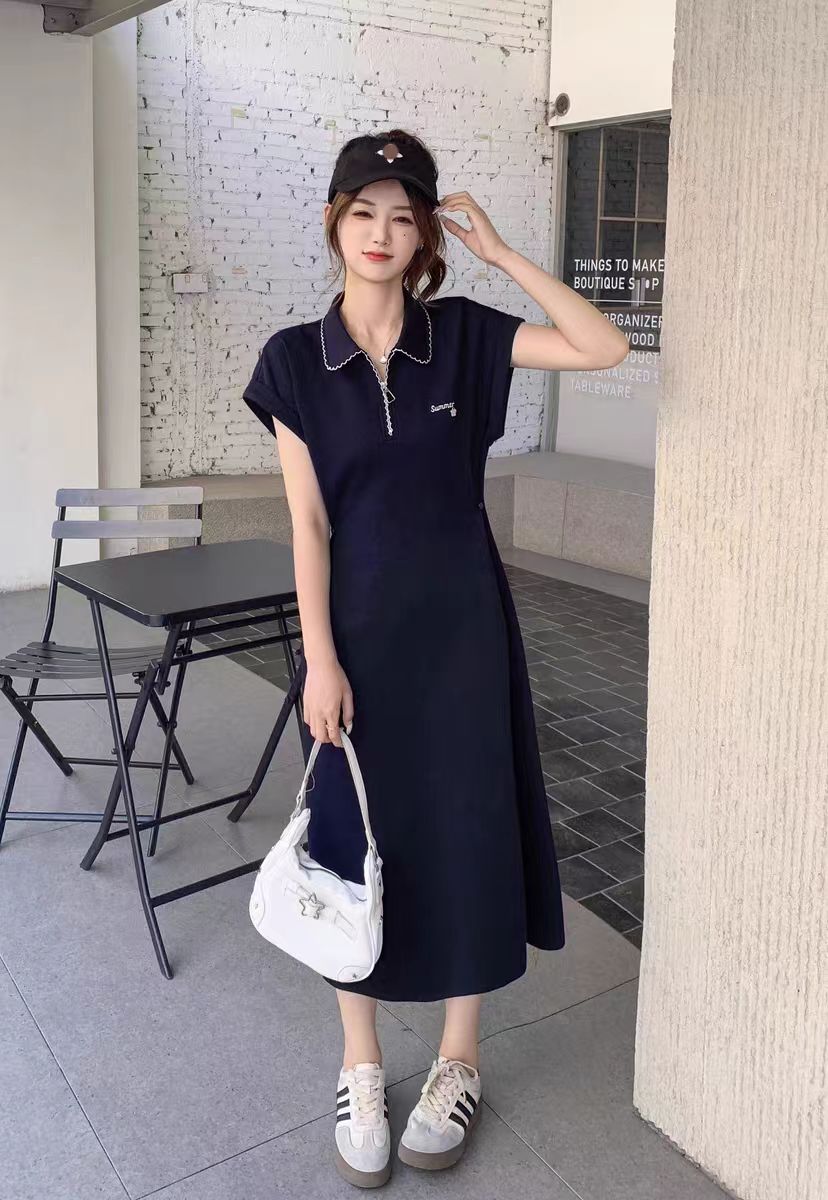 25夏季新款时尚气质显瘦翻领精致刺绣收腰短袖减龄休闲连衣裙