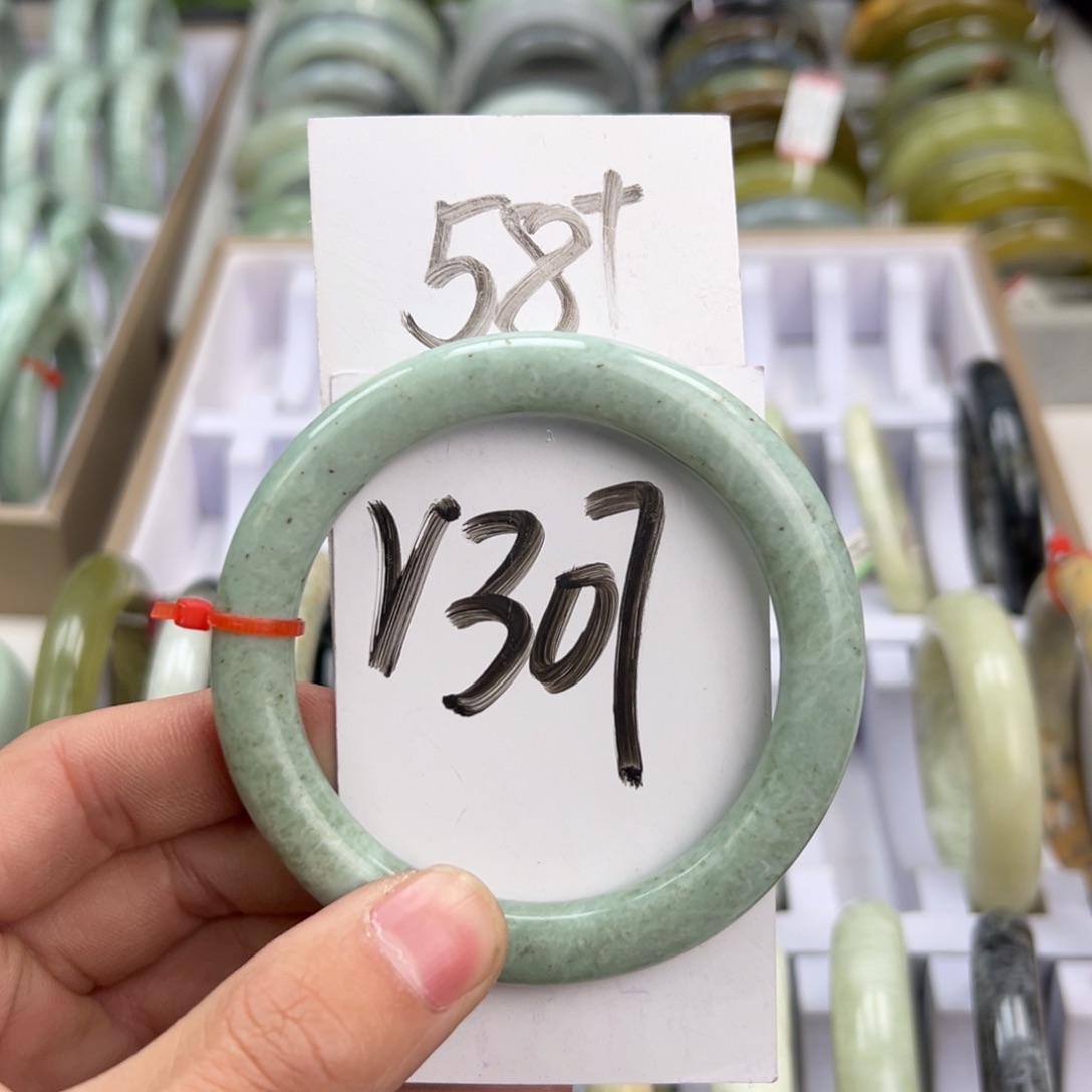 岫玉手镯未镶嵌天然岫玉