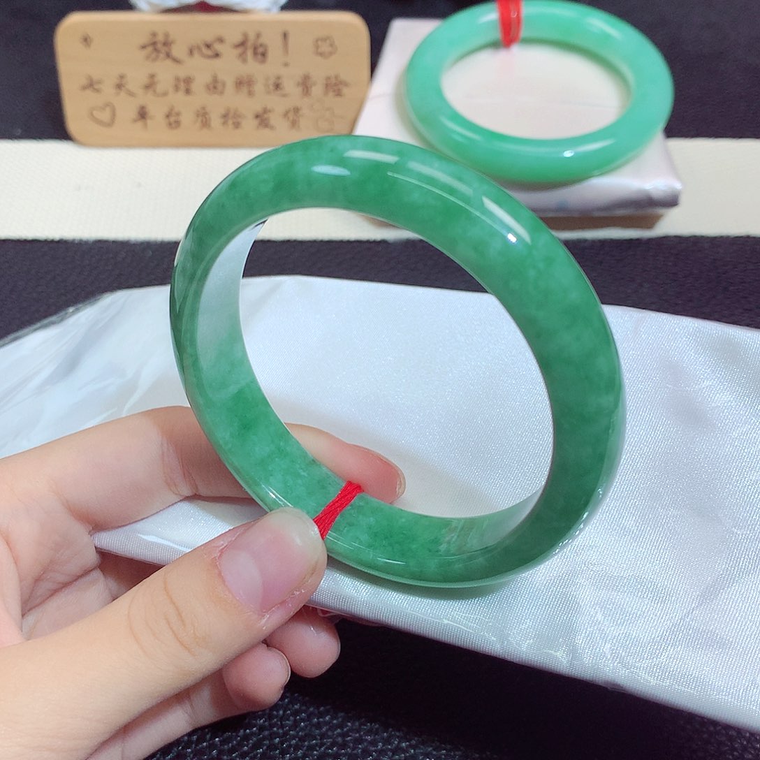 翡翠未镶嵌手镯7054