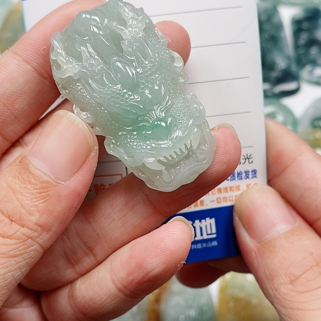 颈饰未镶嵌翡翠龙头