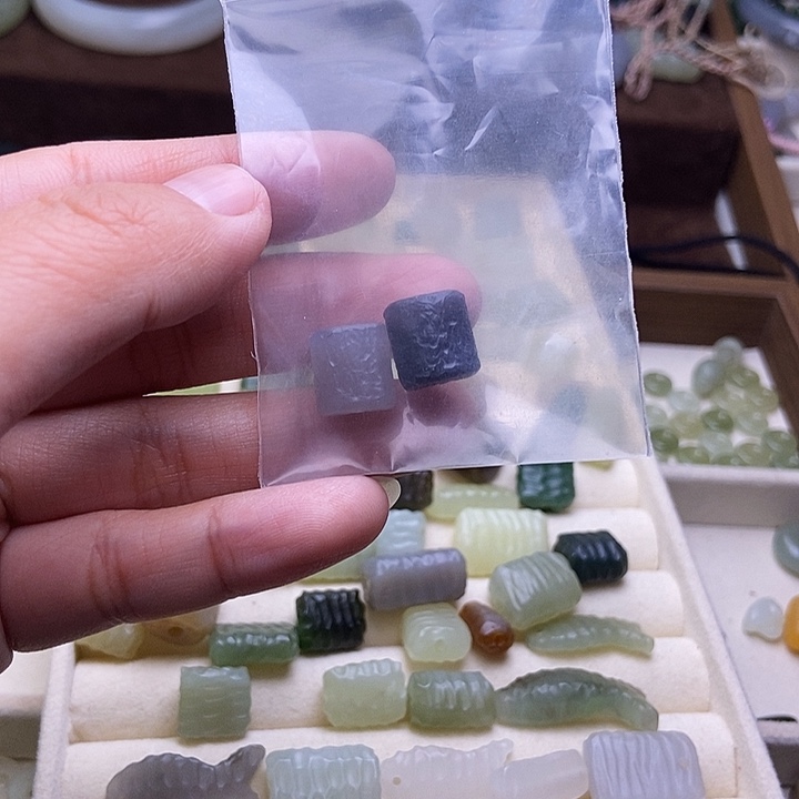 期***待和田玉未镶嵌颈饰