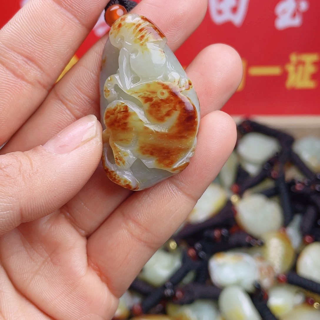 和田玉颈饰未镶嵌