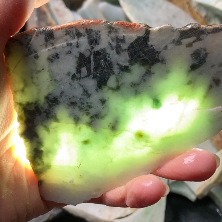 翡翠颈饰未镶嵌天然翡翠