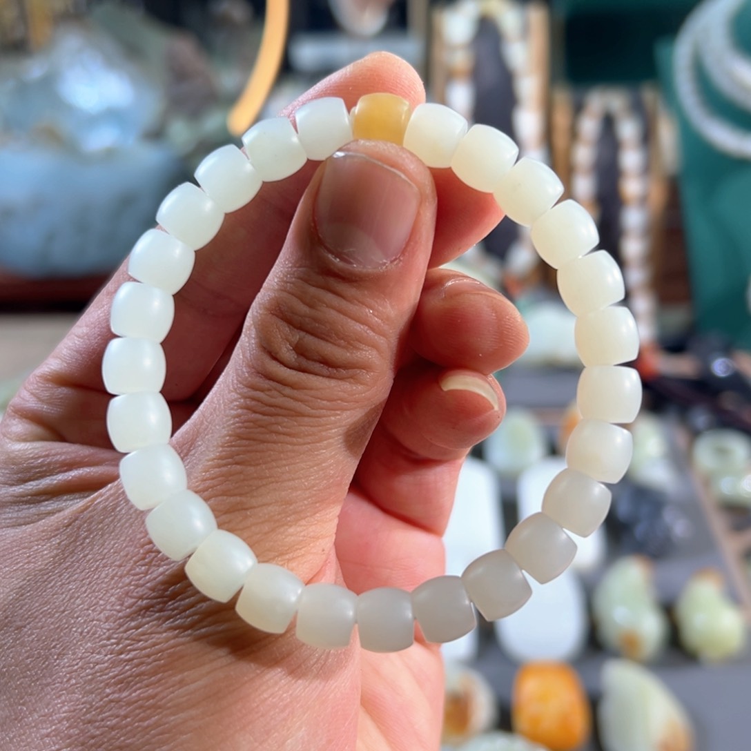 和田玉手串未镶嵌且未料