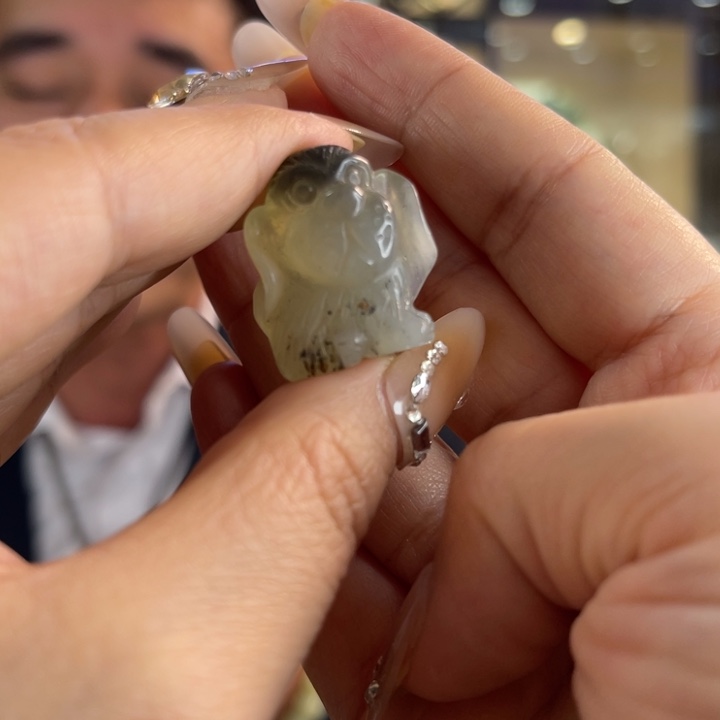 蛇纹石玉未镶嵌挂件吊坠