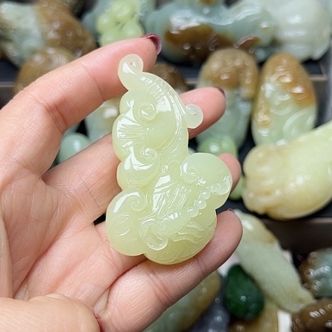 颈饰未镶嵌和田玉