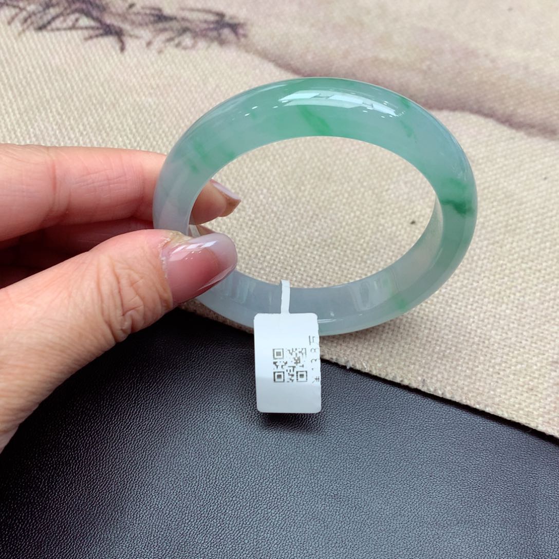翡翠手镯未镶嵌缅甸翡翠手镯
