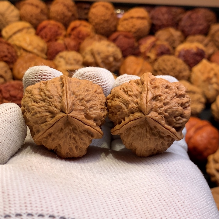 文玩核桃吊坠10……….