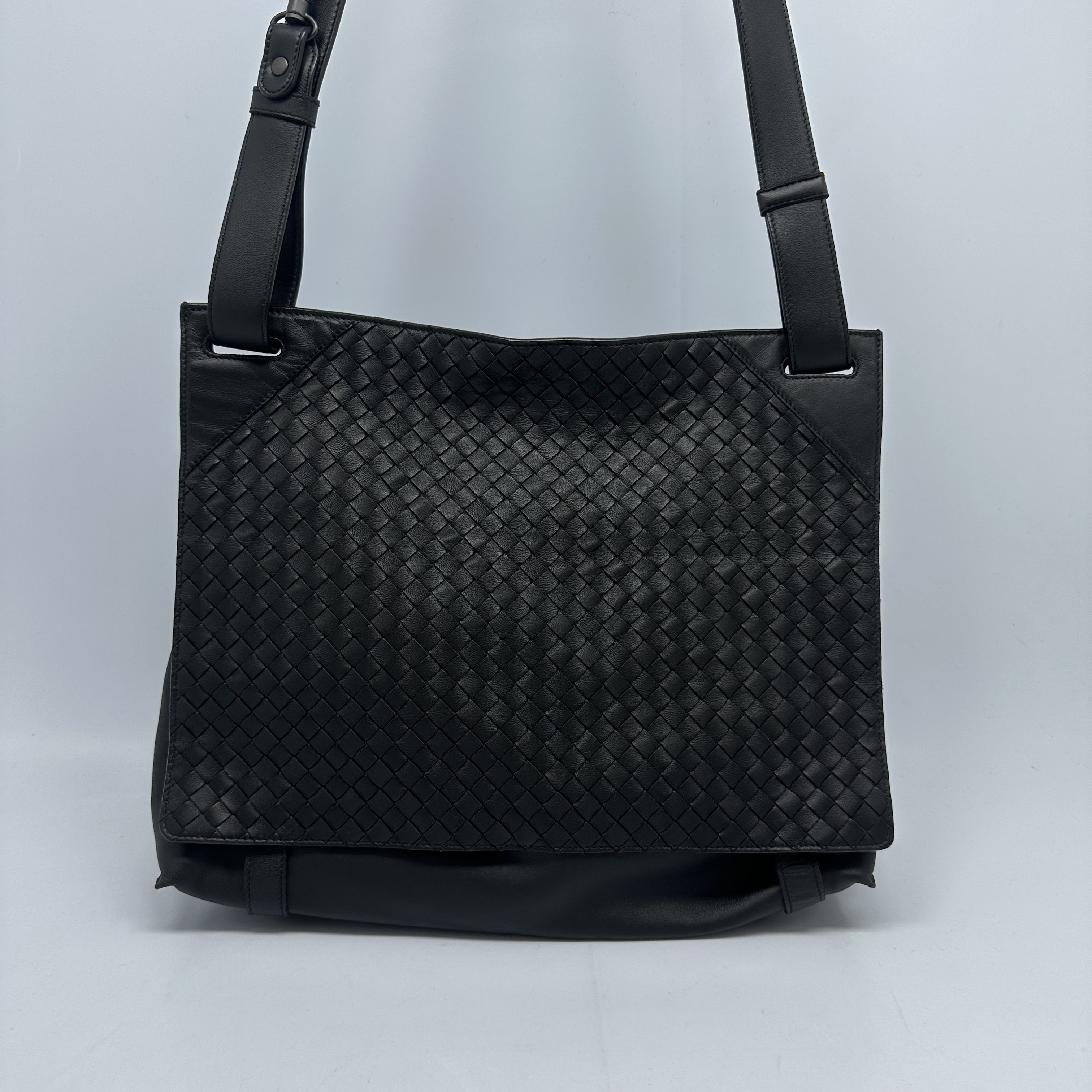 95新 BOTTEGA VENETA/葆蝶家 98新黑色欧美风编织斜挎包6150