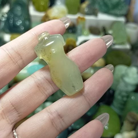 岫玉未镶嵌岫玉挂坠