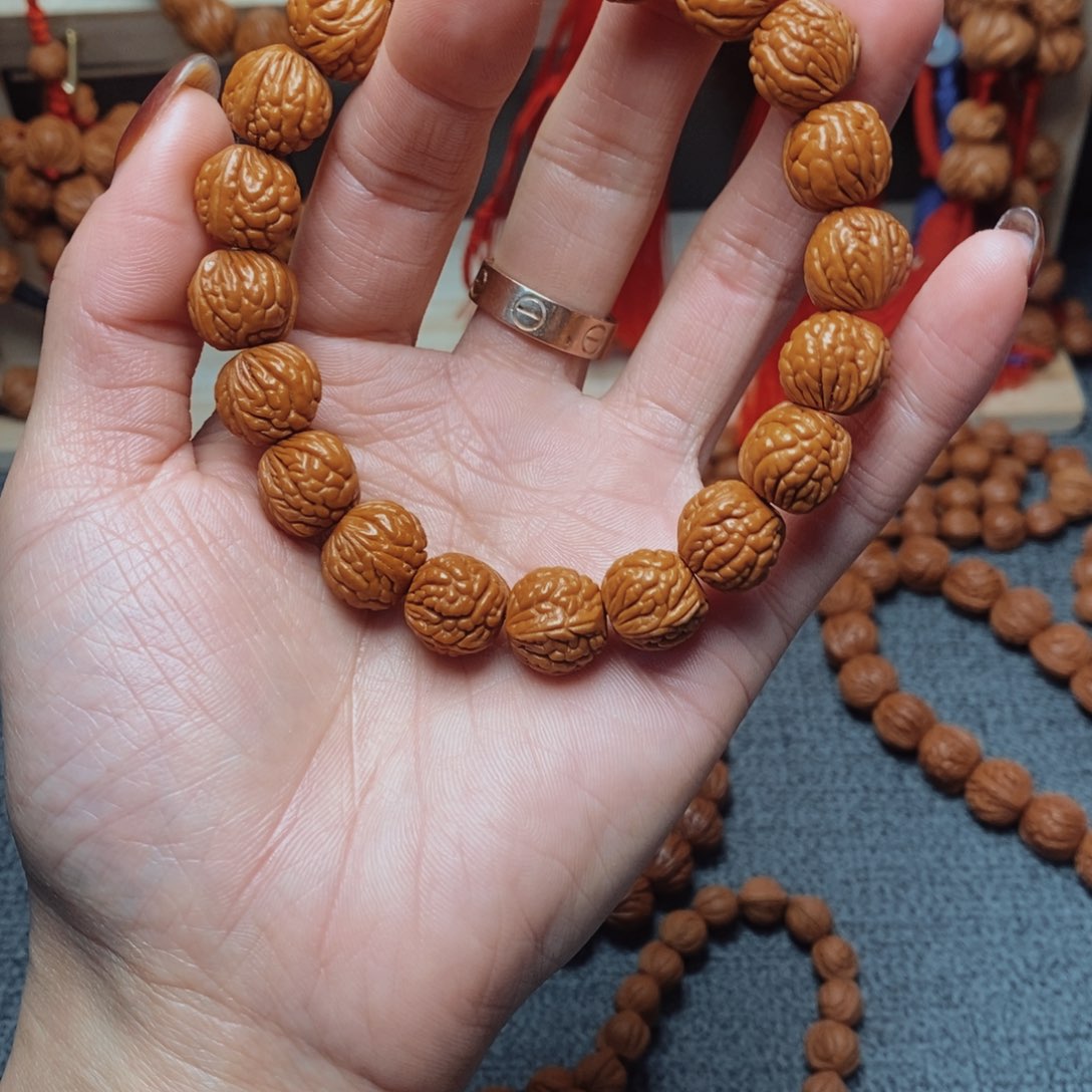 吊坠桃核龙纹桃枭