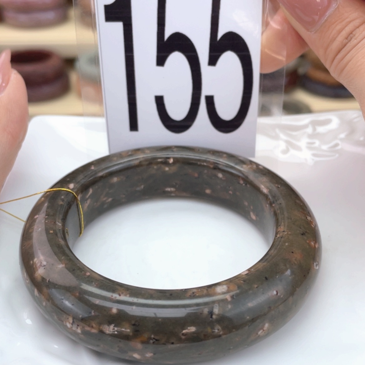 【闪购商品】石英质玉手镯未镶嵌