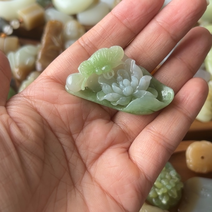 颈饰未镶嵌和田玉