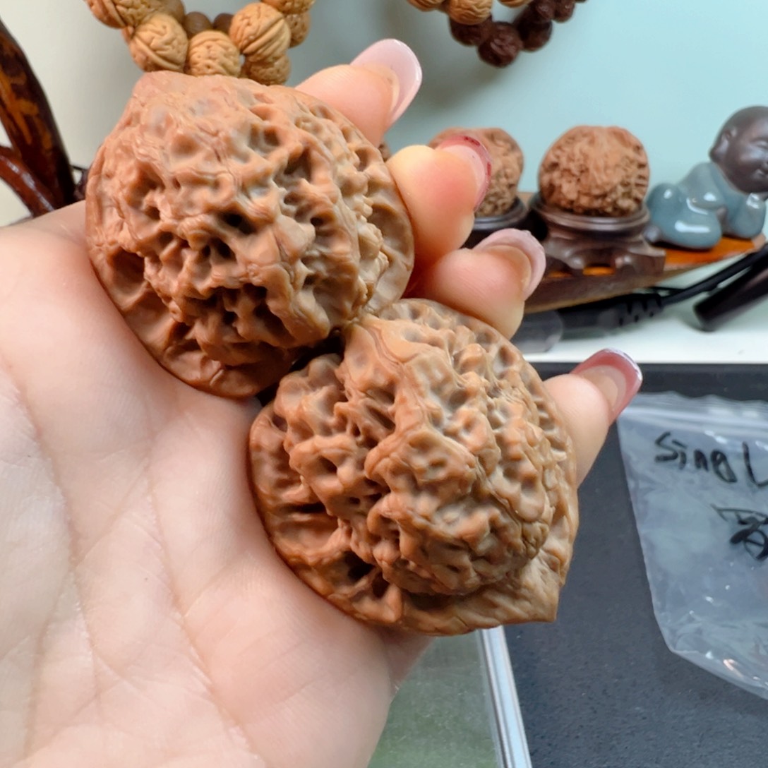 文玩核桃把件好*红钻手把件