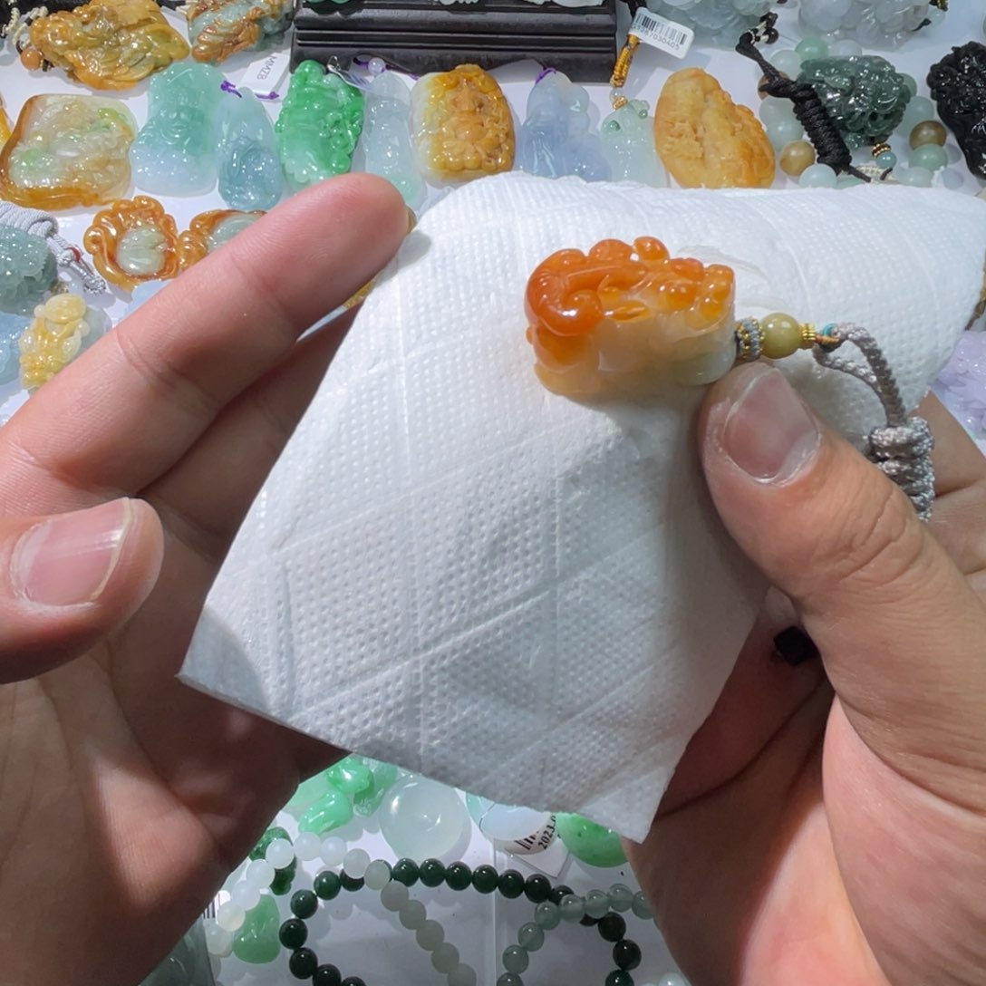 翡翠颈饰未镶嵌天然