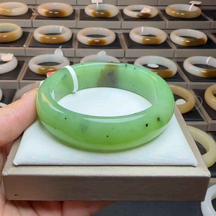 和田玉手镯未镶嵌 60 61