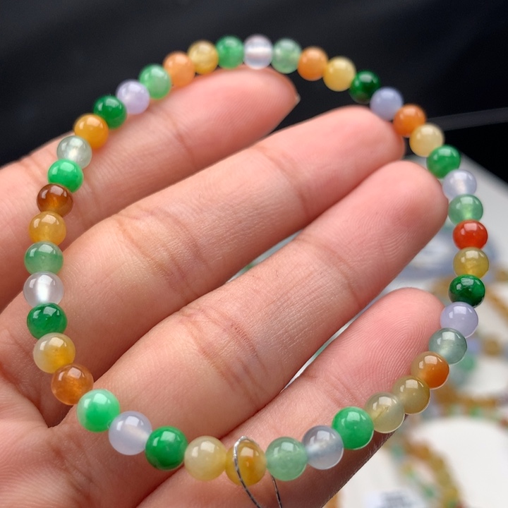 翡翠手镯未镶嵌卡