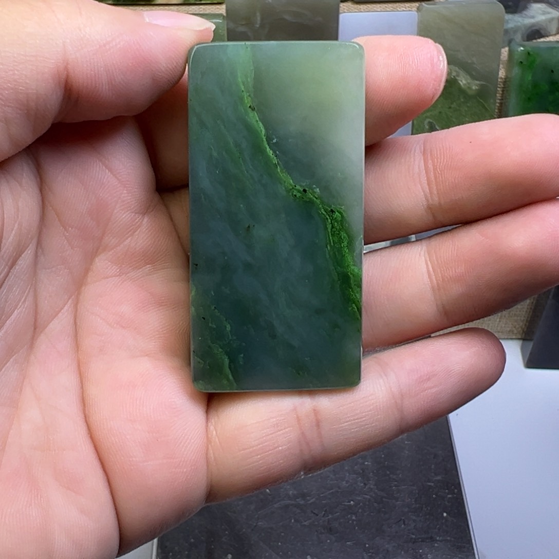 和田玉（碧玉）未镶嵌珠宝半成品