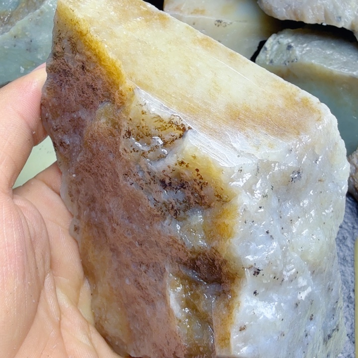 和田玉（糖玉）未镶嵌珠宝奇石