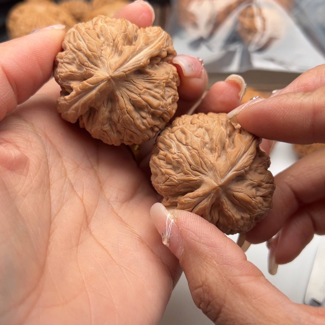 文玩核桃把件红锦鲤45