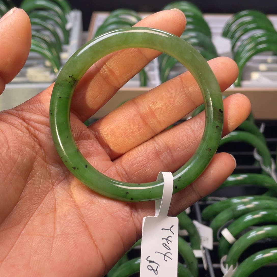 和田玉（碧玉）手镯未镶嵌