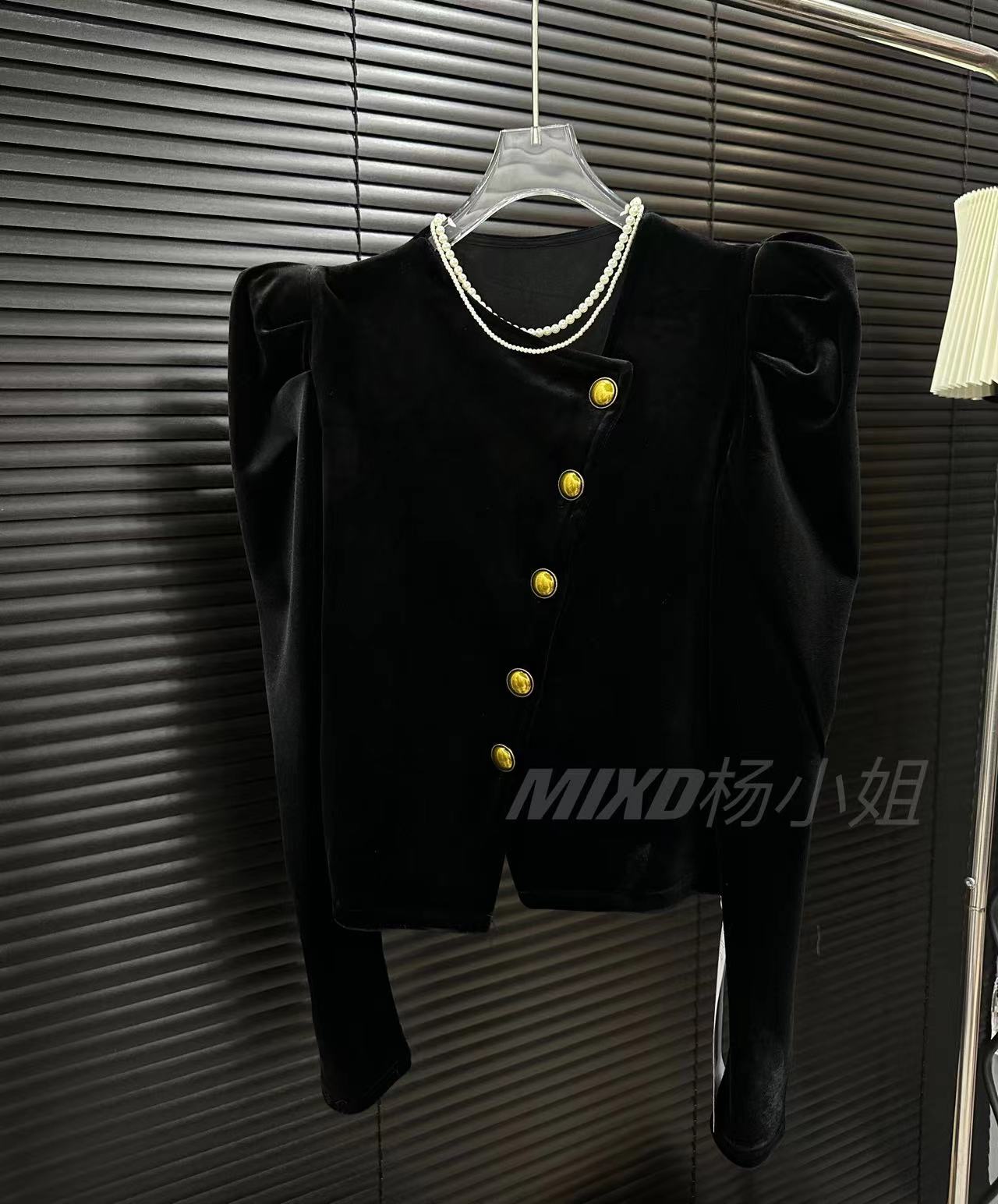 【MIXD杨小姐定制】2025秋款正版不规则泡泡袖法式长袖丝绒上衣