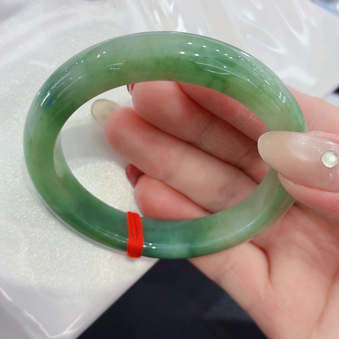 翡翠未镶嵌手镯翡翠56圈口