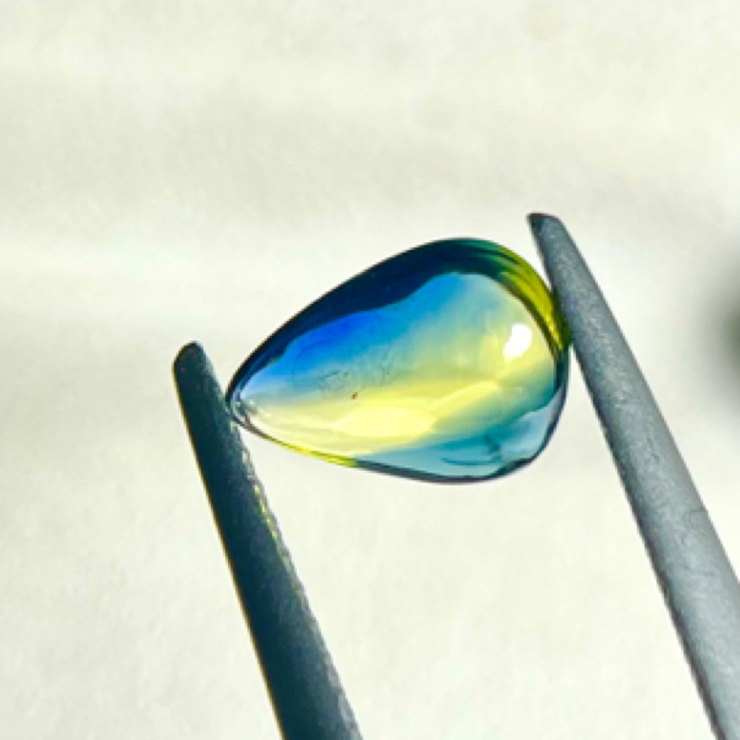 天然蓝宝石素面裸石 有油画里意境的美 图案清晰