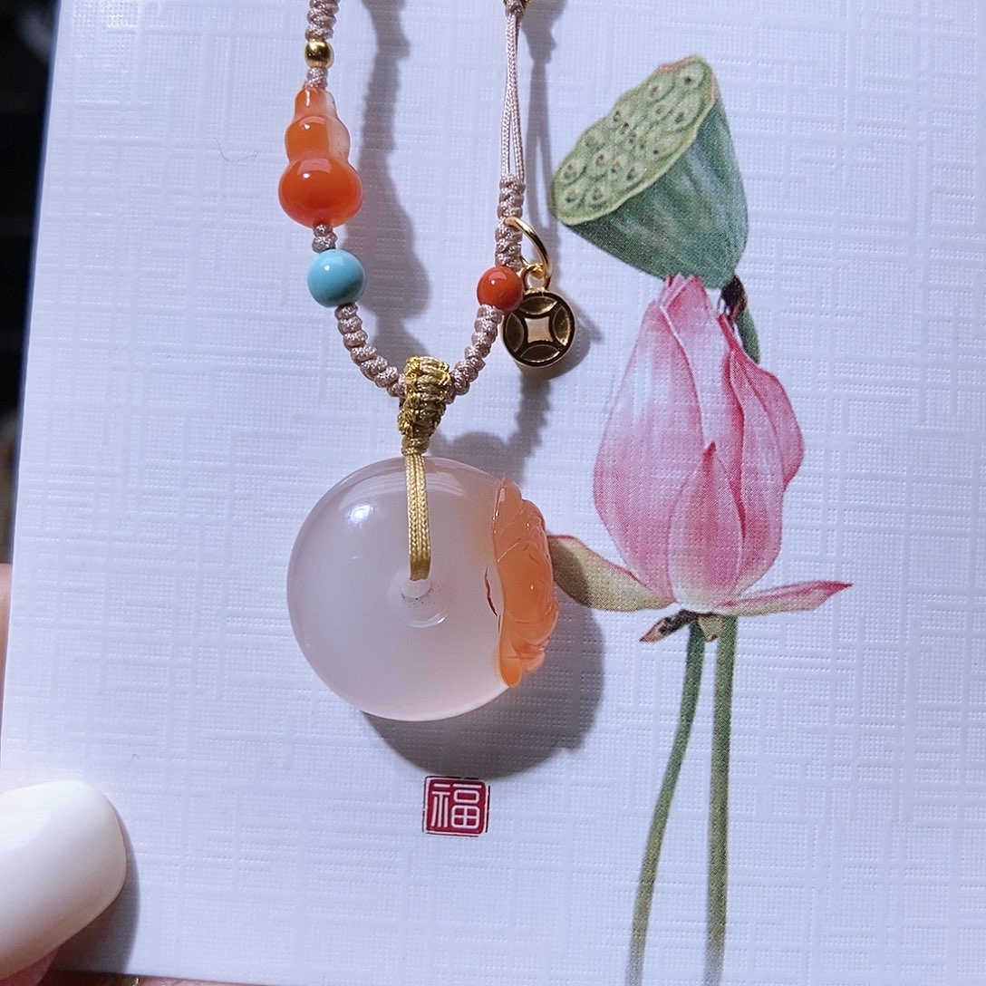 南红玛瑙挂件未镶嵌