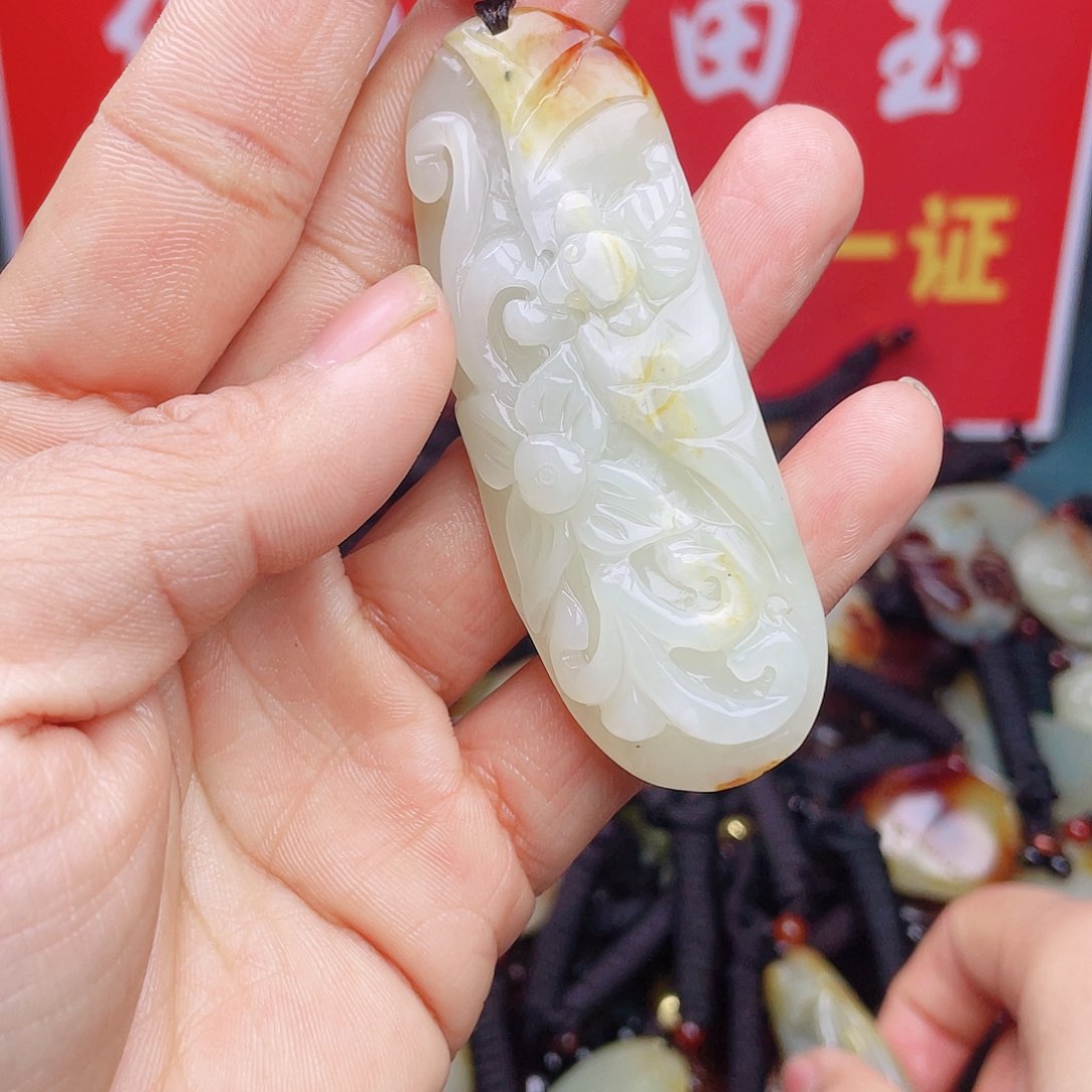 和田玉颈饰未镶嵌