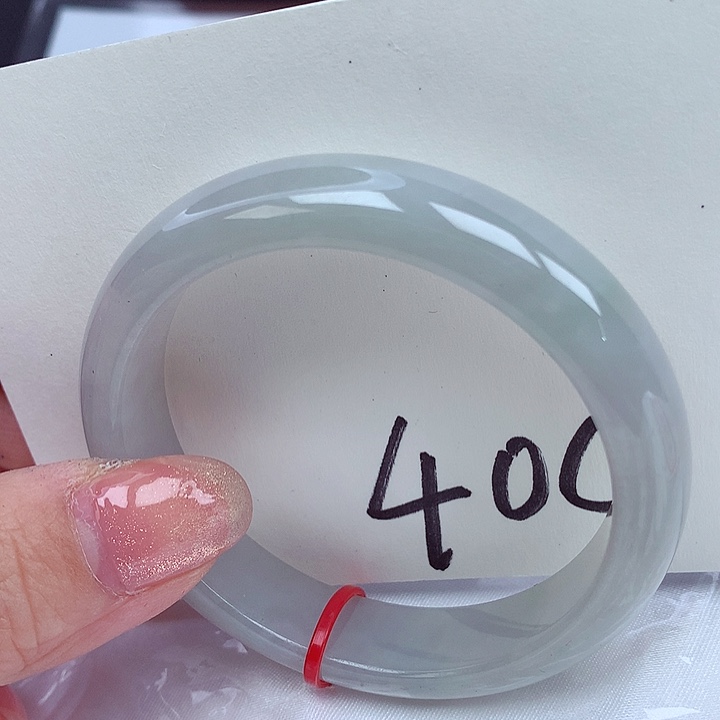 翡翠手镯未镶嵌翡翠