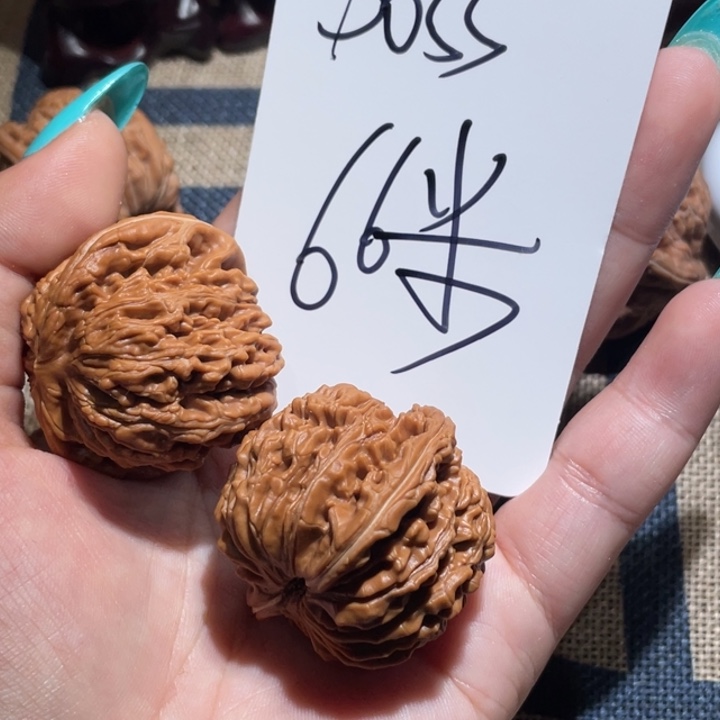 B***$文玩核桃吊坠四座楼