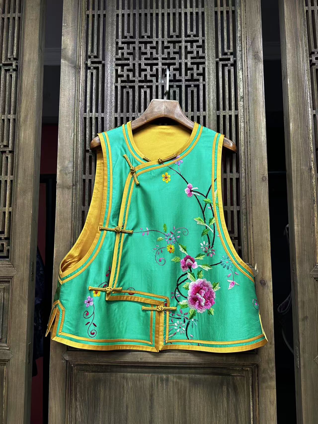 云喜墨绣双层琵琶襟精工双卡边马甲06