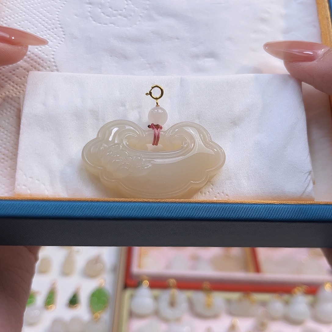 和田玉18K金镶嵌吊坠(不含链)