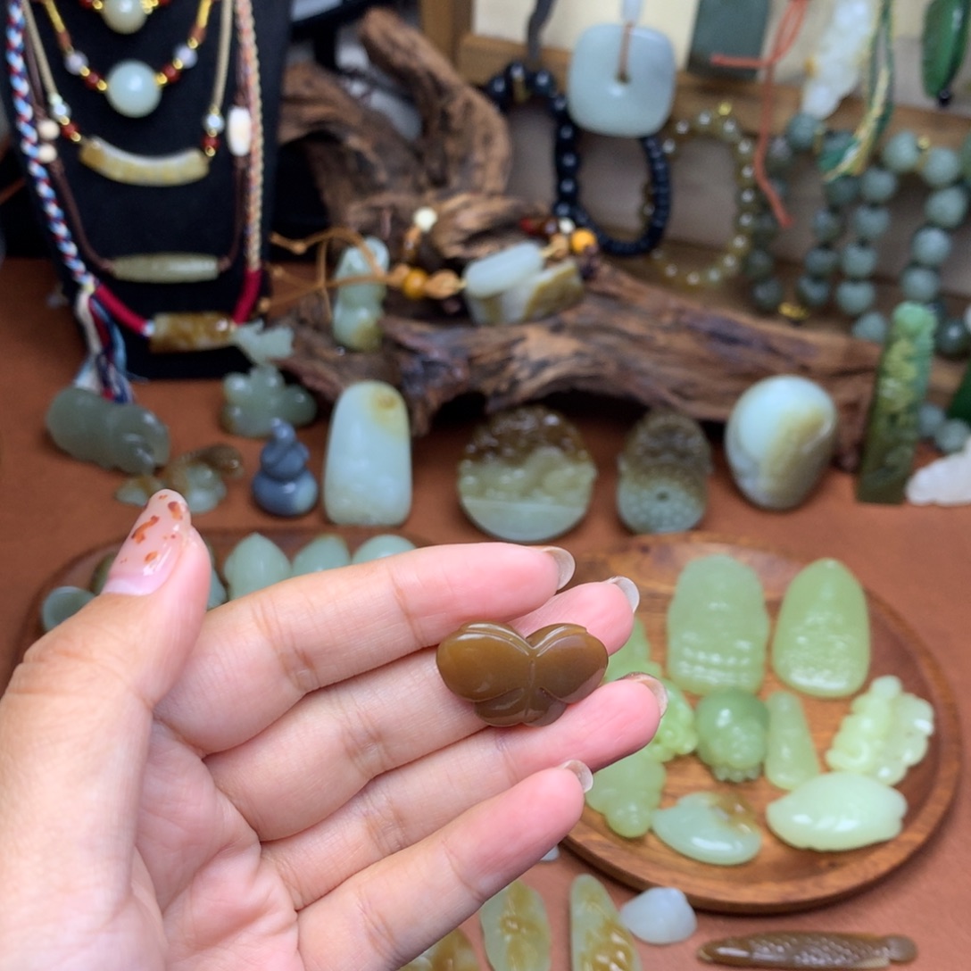 和田玉未镶嵌挂件