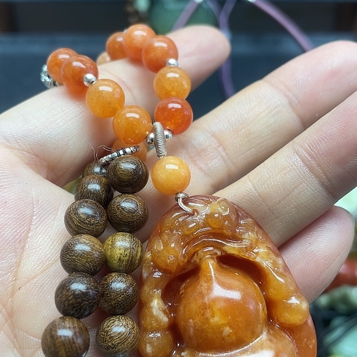 未镶嵌蛇纹石玉颈饰