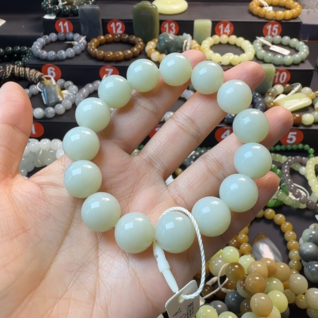 红***七和田玉未镶嵌手链